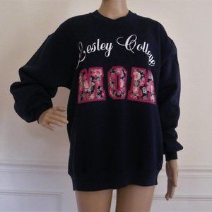 Lesley College Sweatshirt Mom L Famous Sportswear